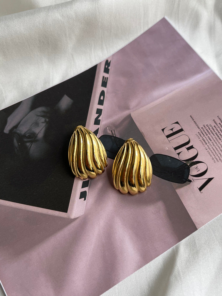 Golden Shell Earrings