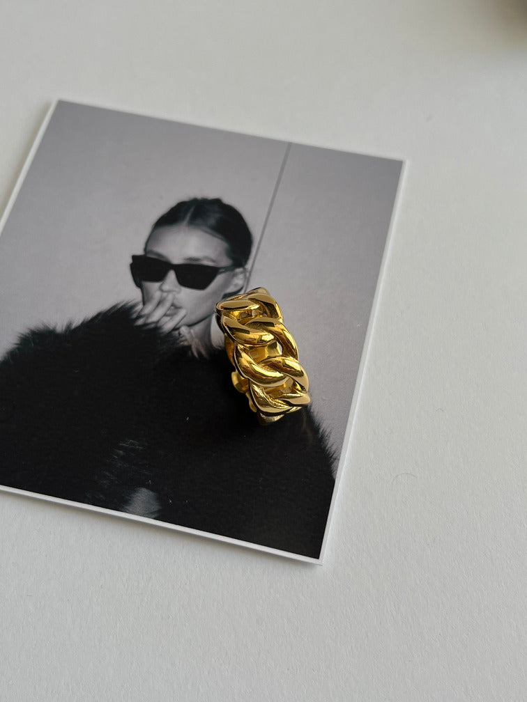 Empire Ring