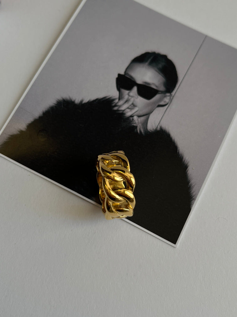 Empire Ring
