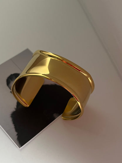 Berlin Cuff