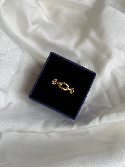 Clyra Ring